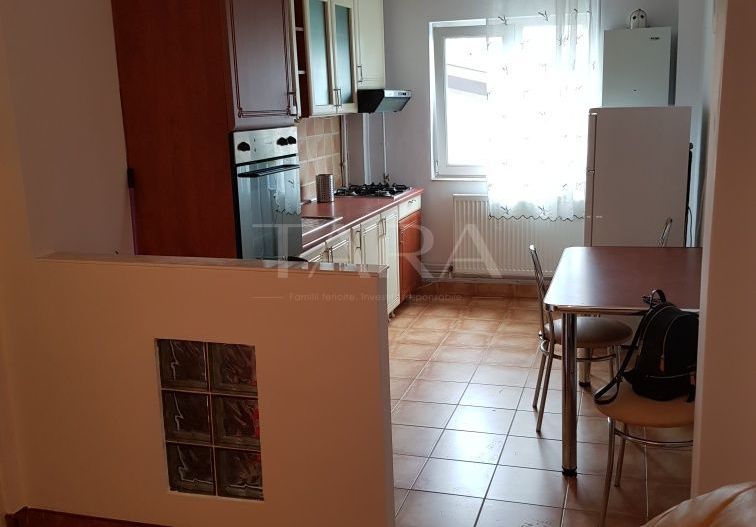 Apartament 2 camere decomandat – balcon generos, zonă Aurel Vlaicu. - Poză 3