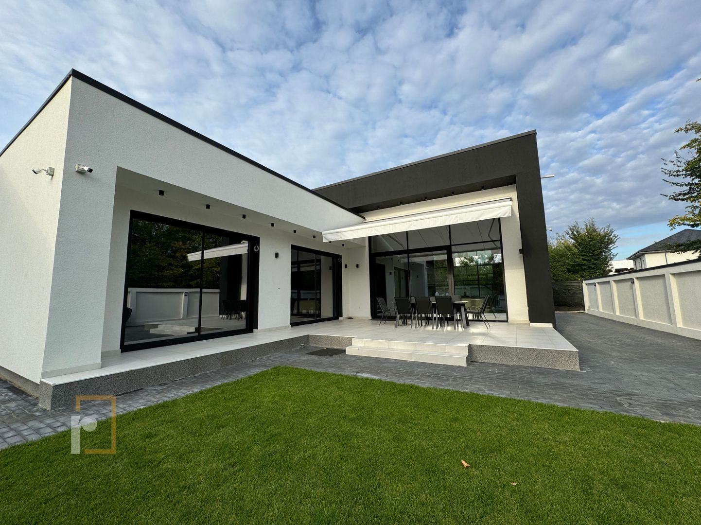 Vila de Lux | zona Laguna Albastra | Corbeanca - Poză 1