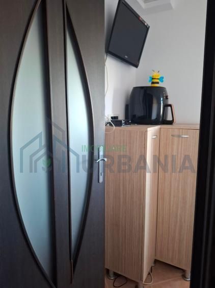 Apartament cu o cameră, decomandat, Nicolina, Iași - Etaj 4/4, mobilat și utilat - Poză 2