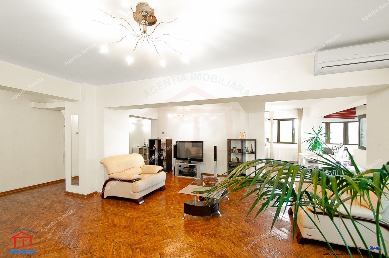 Vanzare apartament cu 4 camere, Faleza bloc Pescarus, etaj 1, sup.135 - Poză 1