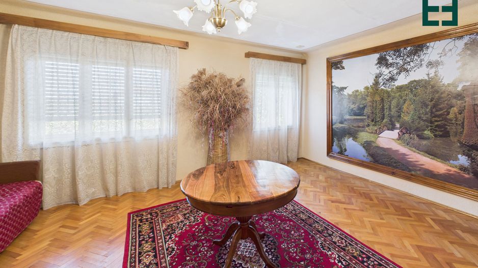 Casă cu 10 camere și 1437 mp teren în Ineu - Arad - Poză 19