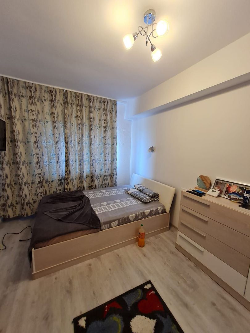 Vila spatioasa cu 7 apartamente/pretabil investiție - Poză 2