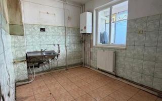 Garsoniera de vanzare zona Piateta Catedralei - Poză 3