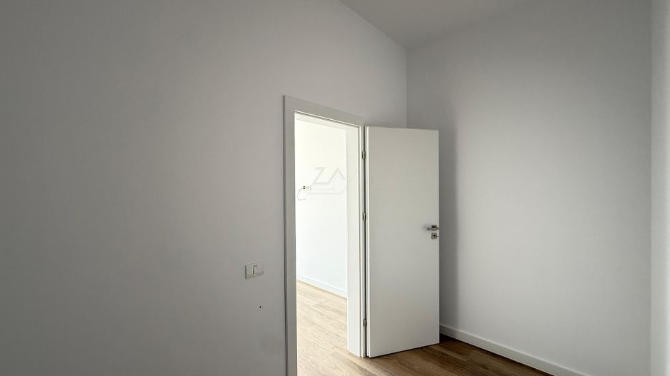Comision 0. Gradina proprie 25 mp. Dressing. Loc de parcare. - Poză 7