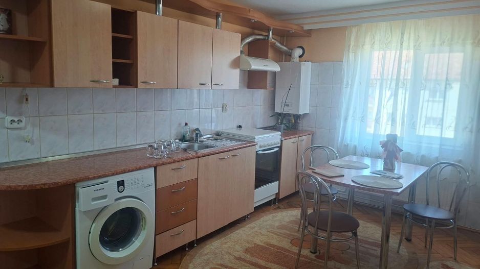 Închiriez apartament - Poză 1