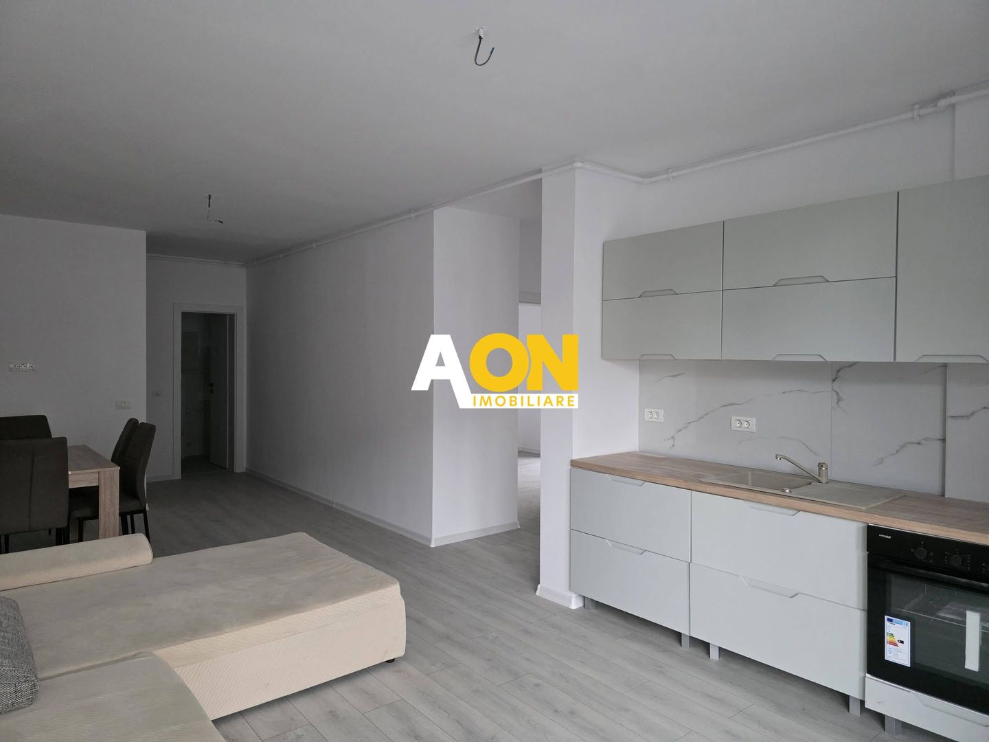 Apartament cu 3 Camere, Bloc Nou, Prima Închiriere, Zona Centru - Poză 2