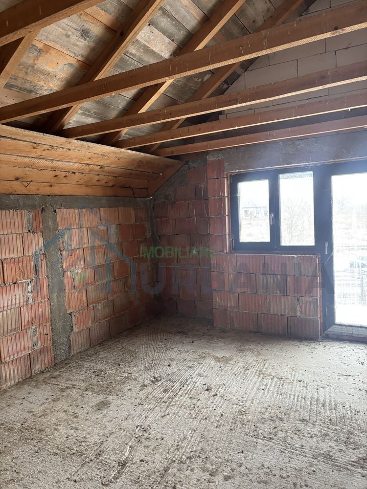 Casă la Roșu plus teren 2500 mp - Poză 5