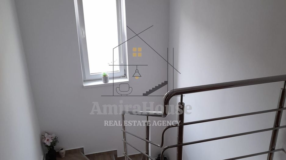 Casa tip duplex, finisat, parcare, aprox teren 200 mp, Floresti Terra - Poză 12