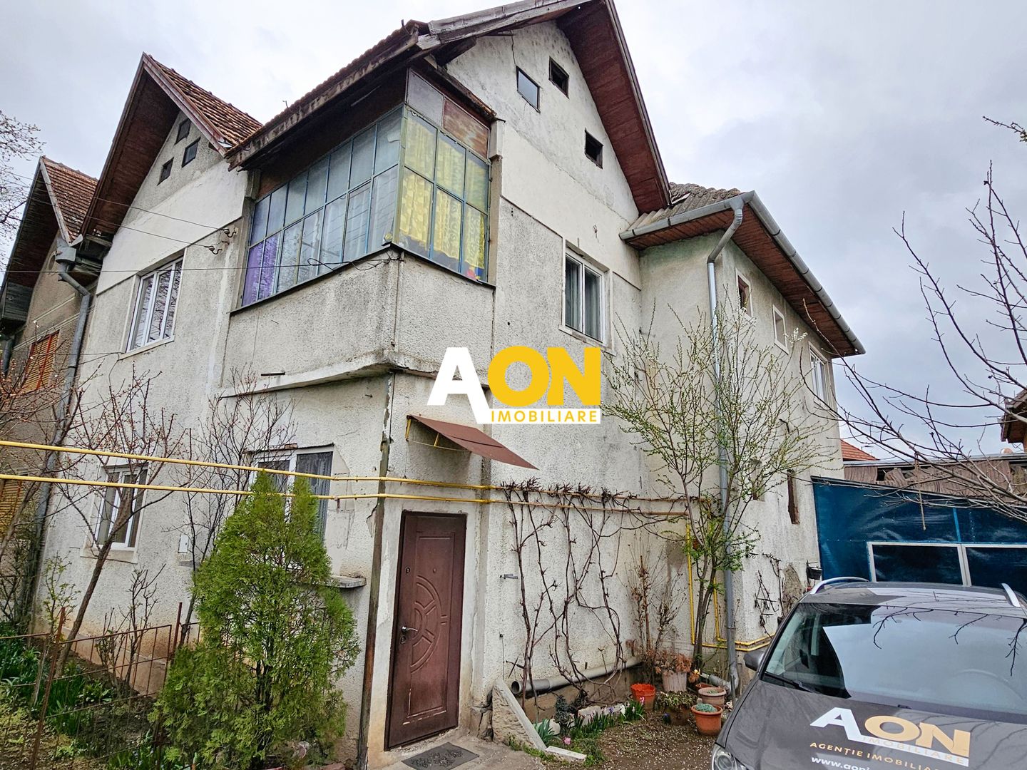 Casa 6 camere, 389 mp teren, P+1, in zona Garii - Poză 1