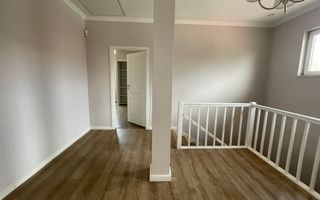 VILA SPATIOASA LA INCHIRIERE IN ZONA PIPERA LANGA SCOLI - Poză 8