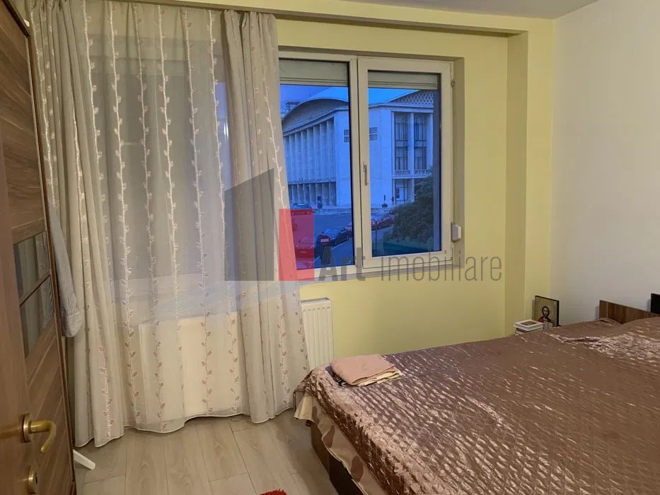 2 Camere Sala Palatului - Poză 3