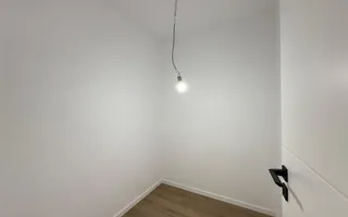 Ap pe 2 niveluri. 4 camere, 2 bai. 2 locuri de parcare. - Poză 16