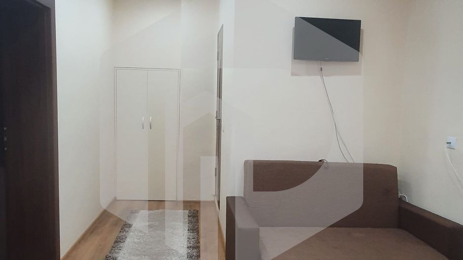 Apartament 2 camere in zona 9 Mai/ Renovat complet+ Pivnita+ curte - Poză 8