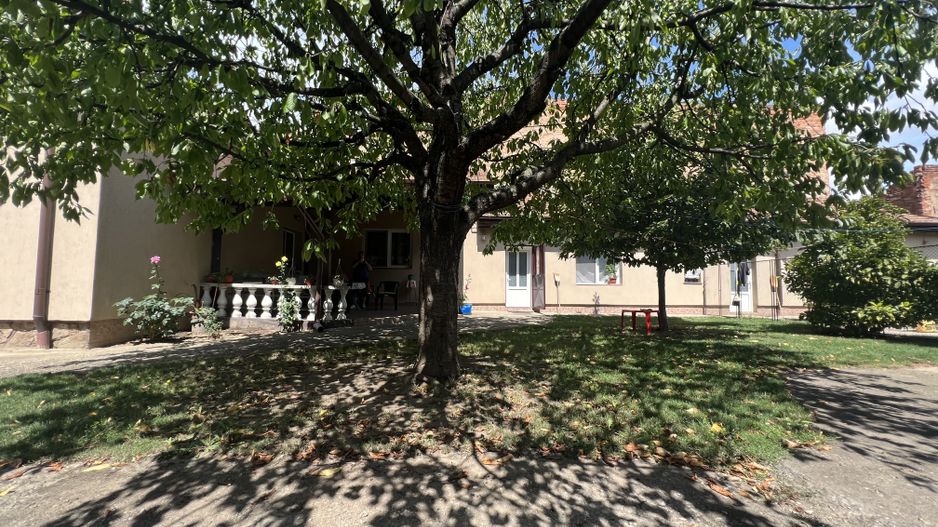 CASA CU TEREN GENEROS- 1.593 MP - Poză 3