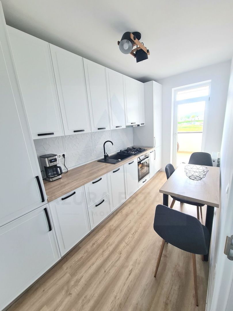 Apartament modern 57 mp utili 2 balcoane loc de parcare zona Lazaret - Poză 3