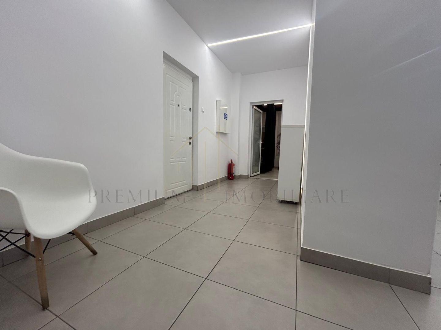 Spațiu comercial de închiriat – 80 mp, zonă cu trafic intens - Poză 3