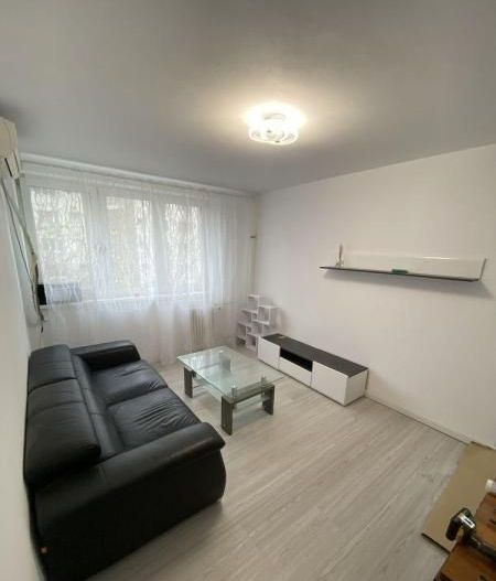 APARTAMENT 4 CAMERE RENOVAT MOBILAT SI UTILAT DRUMUL TABEREI METROU - Poză 1