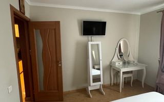 De inchiriat apartament cu 3 camere, Str. Nae leonard, etaj 3, 500 E - Poză 2