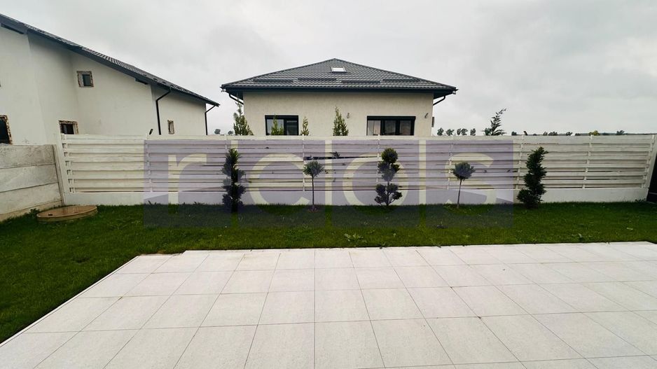 VILA DE VANZAR | BUFTEA | 4 CAMERE - Poză 4