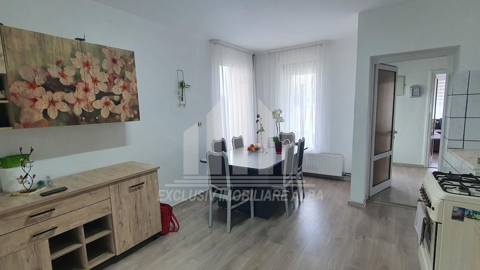 Propunem spre vanzare vila pozitie ultracentrala in Cetate - Poză 3