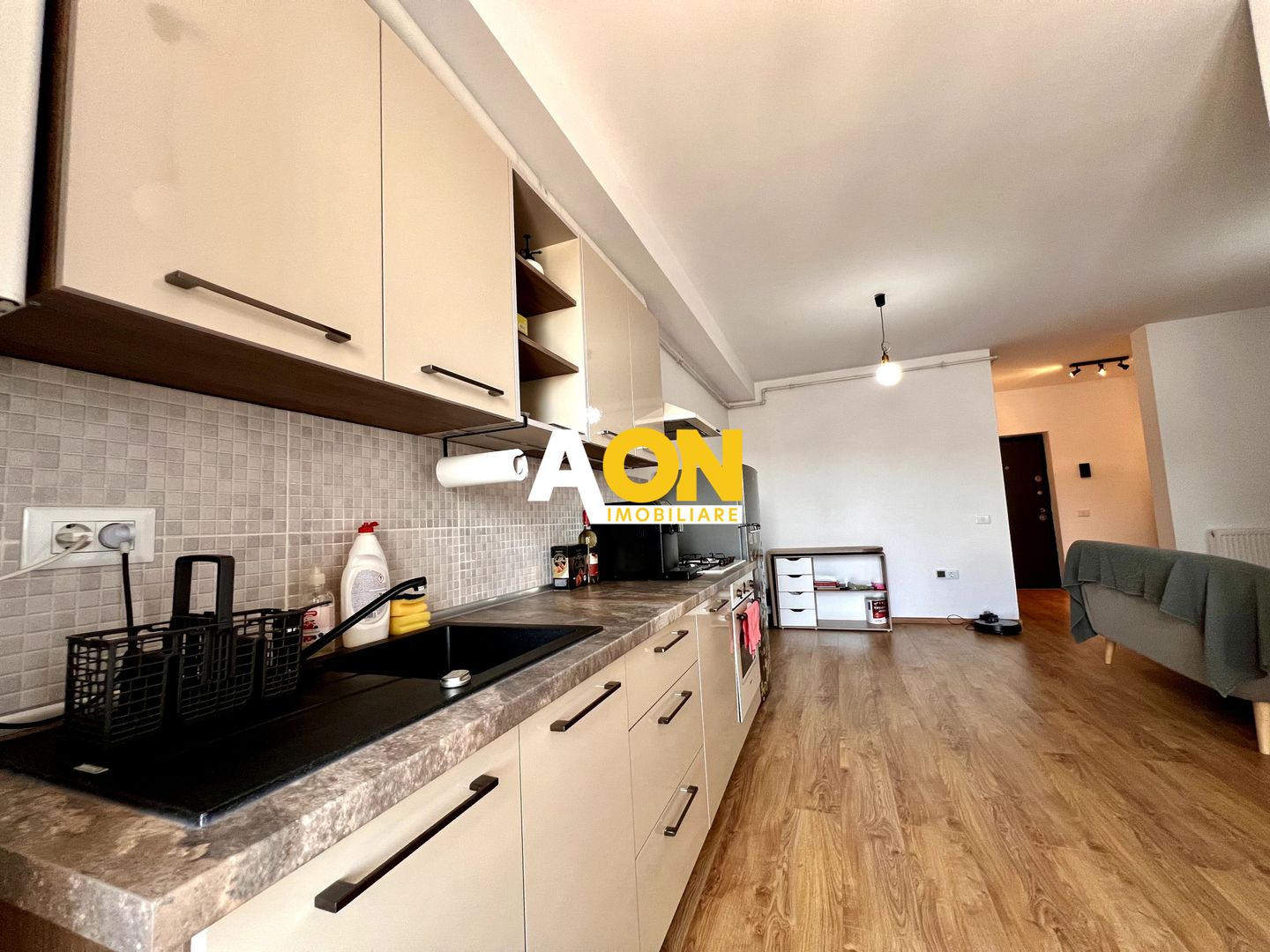Apartament cu 2 camere, bloc nou, loc de parcare, priveliste deosebita - Poză 4