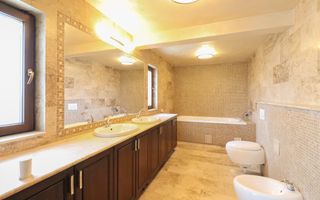 Casa deosebita cu teren de 900mp in cartierul Faget - Poză 12
