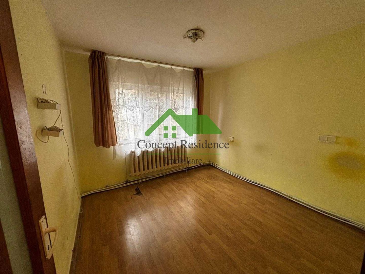 Apartament 2 camere decomandat, etaj 1 – Aleea Dobrogei - Poză 3