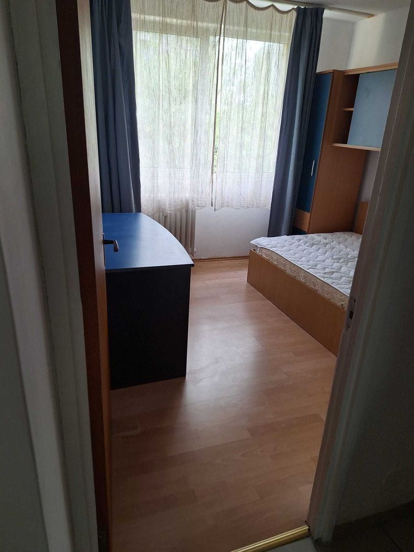 Închiriere Apartament cu 3 camere Titan, langa metrou 1 Decembrie, renovat - Poză 2