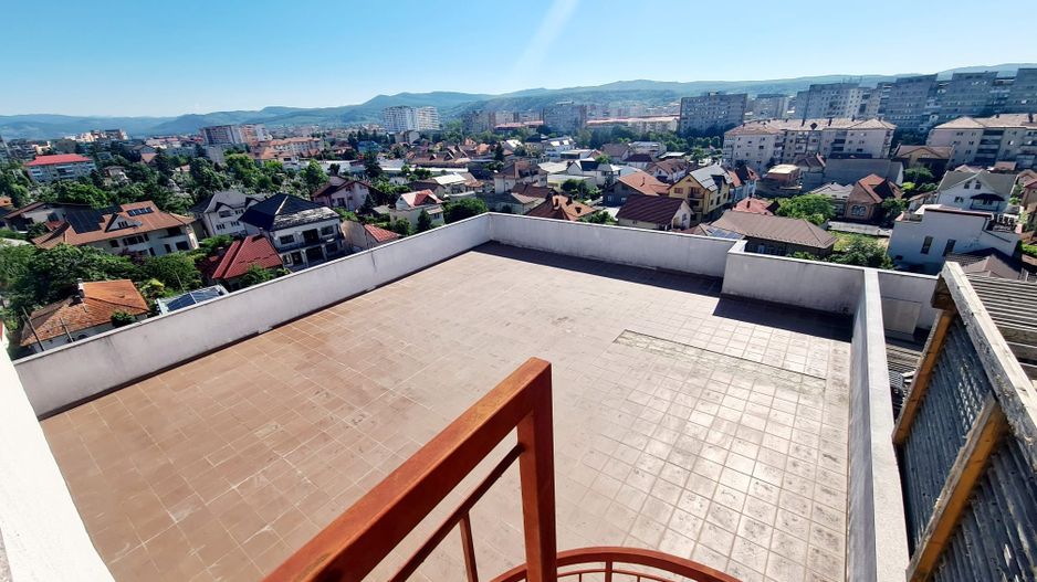 Penthouse 3 camere - Zona 1 Mai - Poză 1