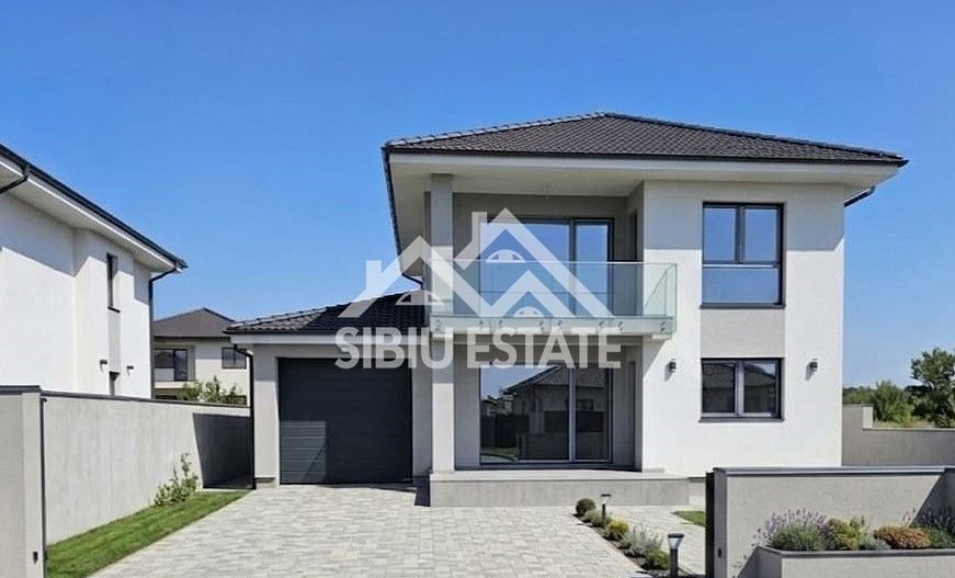 Casa noua 5 camere, 3 bai, curte mare - Poză 3