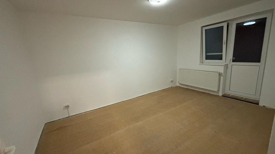 Apartament cu 3 camere de vânzare – Zărnești (Tohanu Vechi) - Poză 1