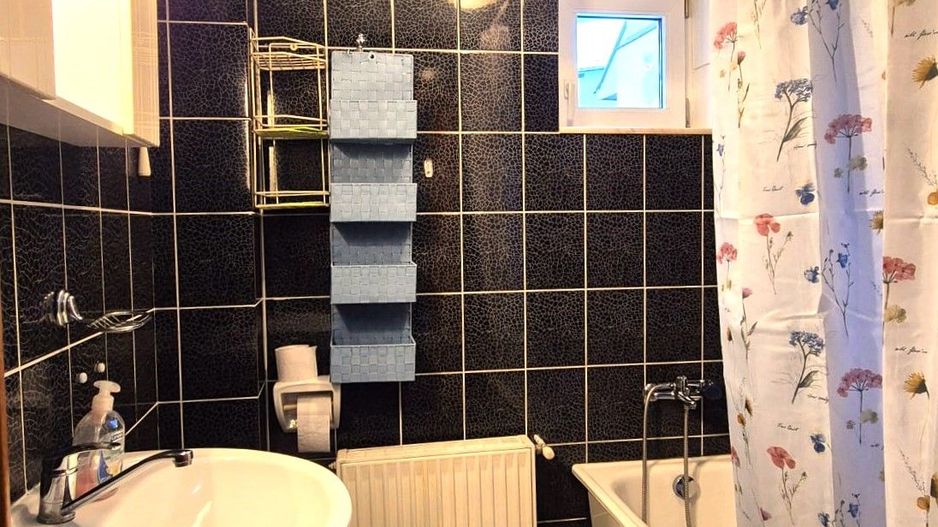 Casa renovata, mobilata si utilata complet - Poză 25