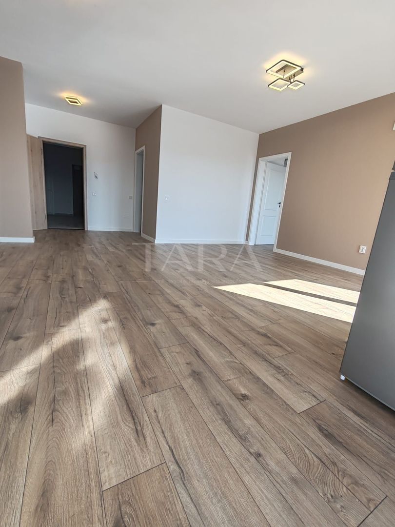 2 camere de inchiriat, mobilat complet, parcare inclusă . - Poză 1