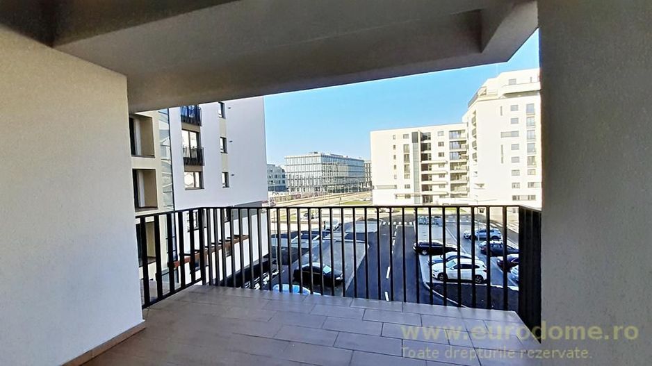Cartier Coresi, apartament nou, nemobilat 400 euro - Poză 2