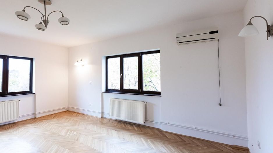 Apartament spatios cu garaj in zona Bogdanesti - Poză 10