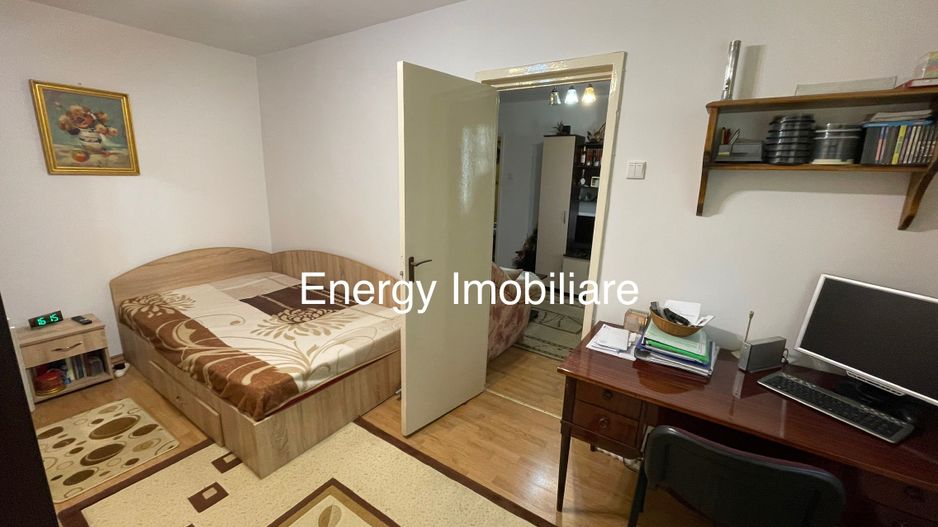 Apartament cu 3 camere, zona Dâmbul Pietros - Poză 4