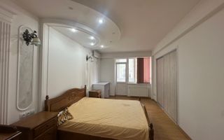 Apartament cu 2 odăi +living ultra centru, Mun. Chișinău - Poză 12