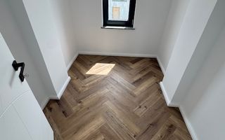 Vila Tunari cu vedere la LAC, 135m2 si curte mare - Poză 12