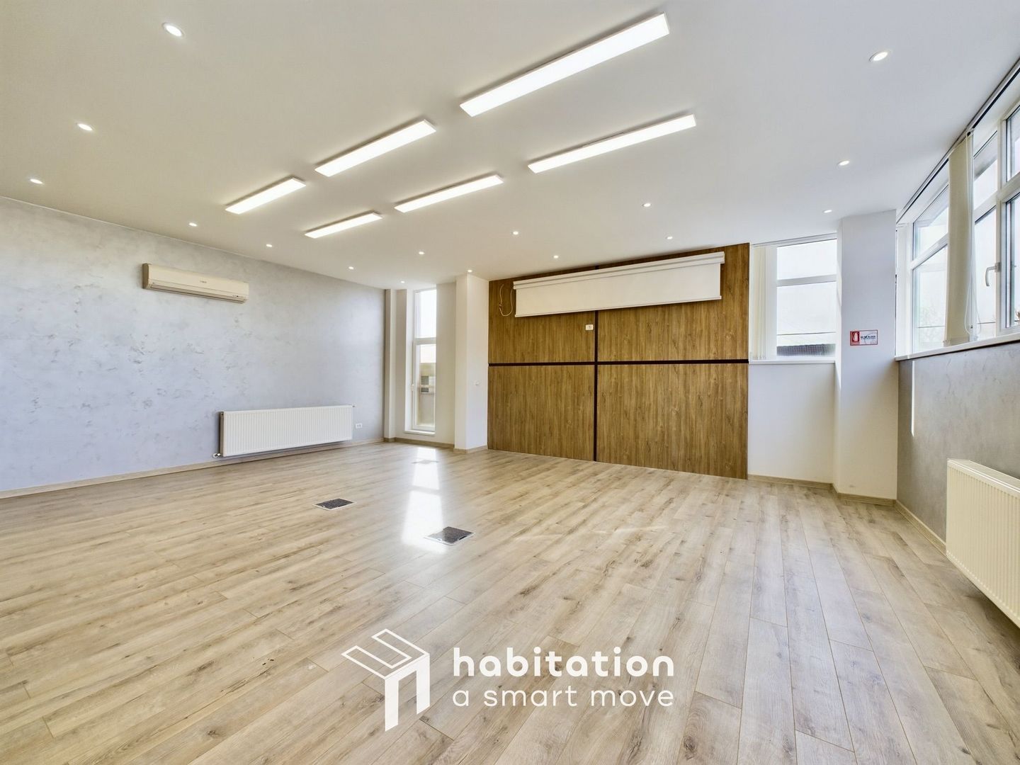 Clădire de birouri de vânzare în Dumbrăvița - Poză 10