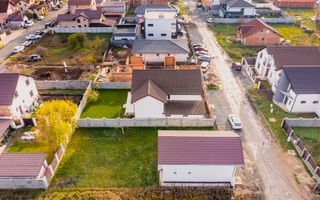 Vilă cu 3 camere la cheie în Bujac - Poză 9