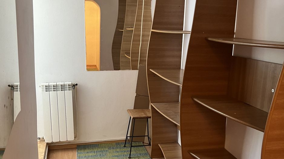 inchiriez apartament 2 camere.,zona Bulevardul Revolutiei,et.1,dec - Poză 8