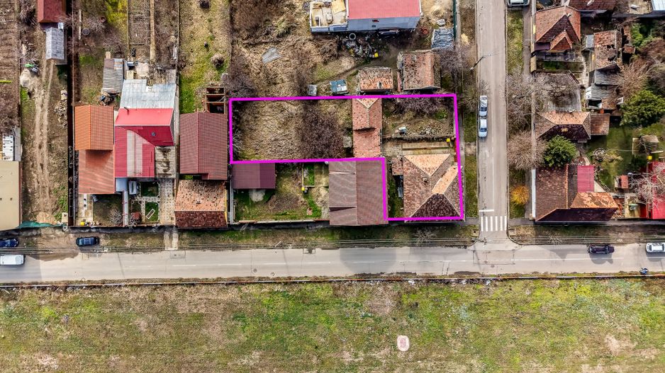 Casă de renovat cu 773 mp teren la preț de apartament - Poză 2