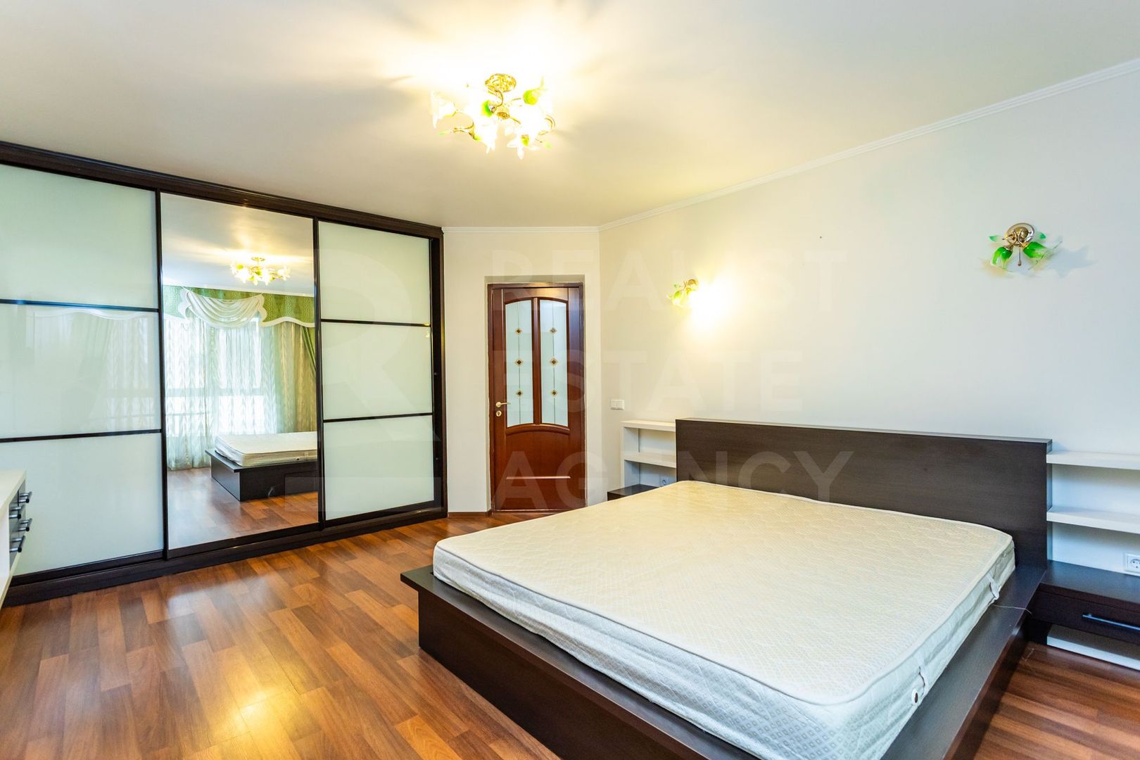 Vânzare, apartamnet 4 camere + living, str. Alba Iulia, Buiucani - Poză 12