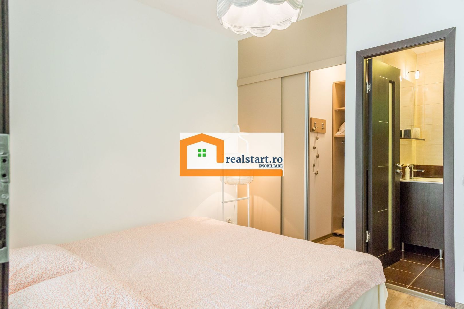 View munte,Studio Azuga, Ideal Investitie aparthotel, mobilat&utilat - Poză 5