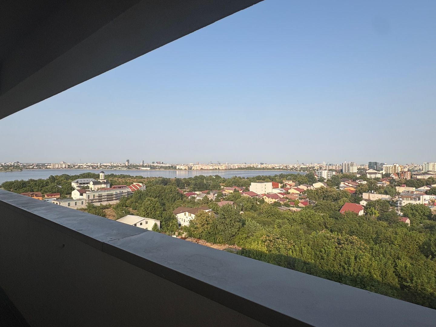 Apartament cu 3 camere 2 băi - Lacul Morii. Vedere lac. - Poză 1