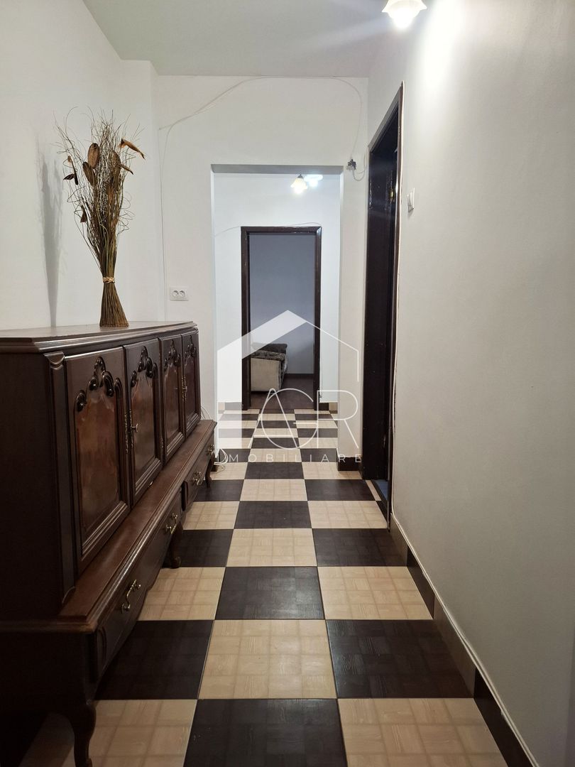 Apartament cu 3 camere, decomandat, zona Republicii - Poză 11