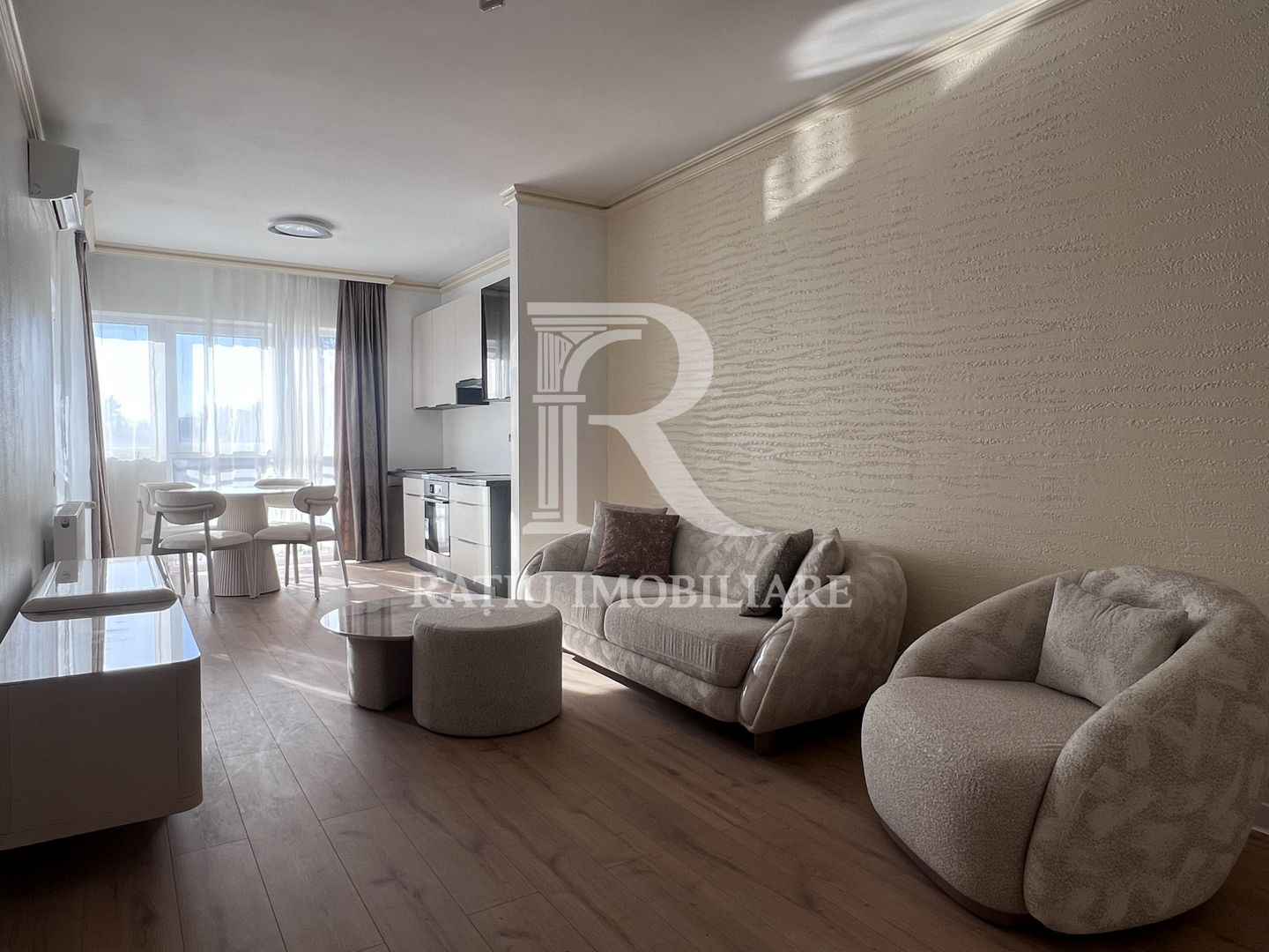 Apartament cu 3 camere |Parcare acoperita| Spitalul Judetean | Oradea - Poză 1