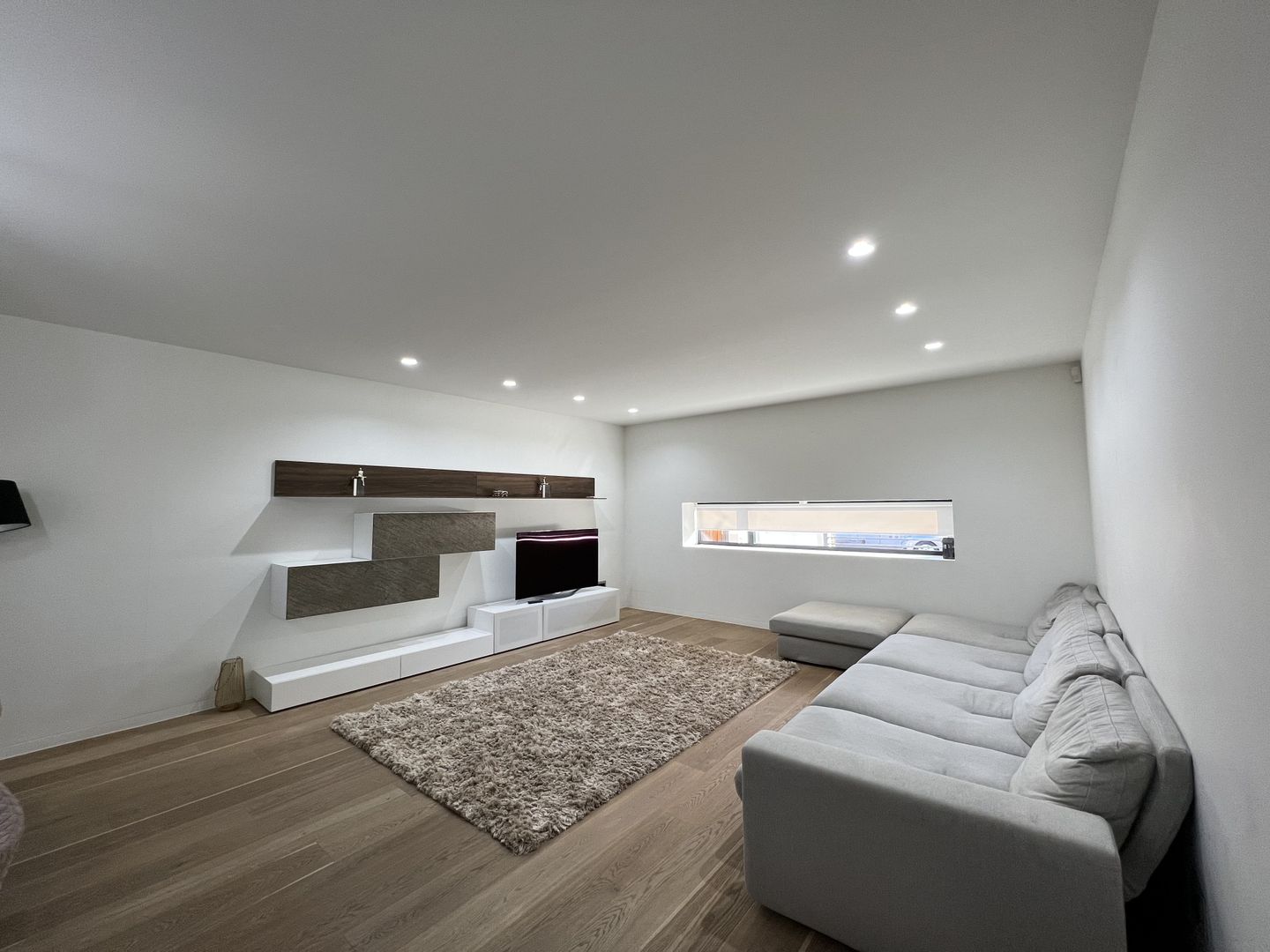 LUXURY MANSION FOR RENT - Poză 3