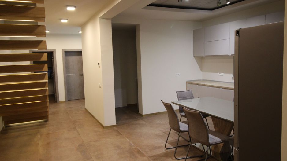 Un camin diferit , gandit pentru nevoile tale. - Poză 10