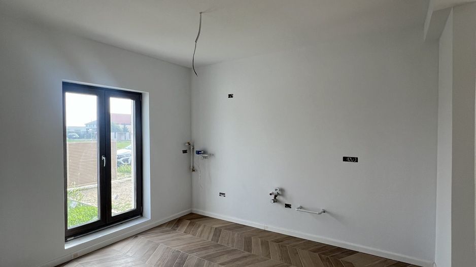 Vila 4 camere Dumbravita - Poză 5